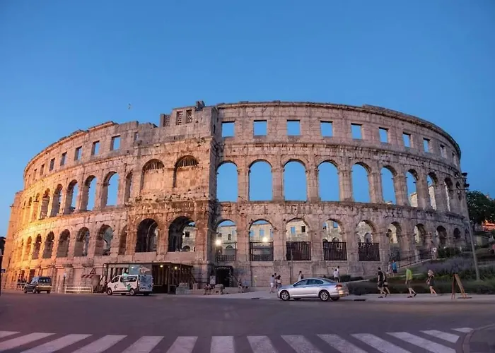 Tomas Near The Appartamento