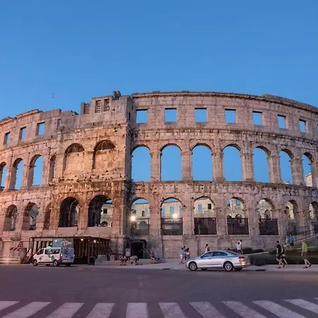 Tomas Near The Apartament