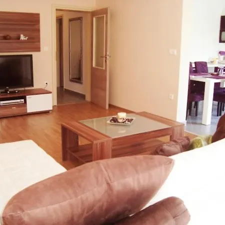 Tomas Near The Apartament