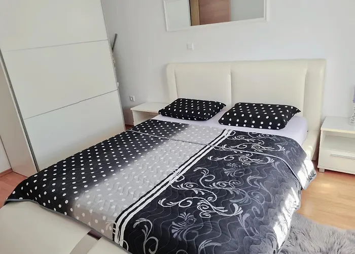 Apartment Tomas Near The